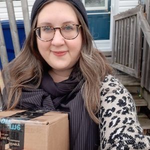 Meet your Posher, Leanna